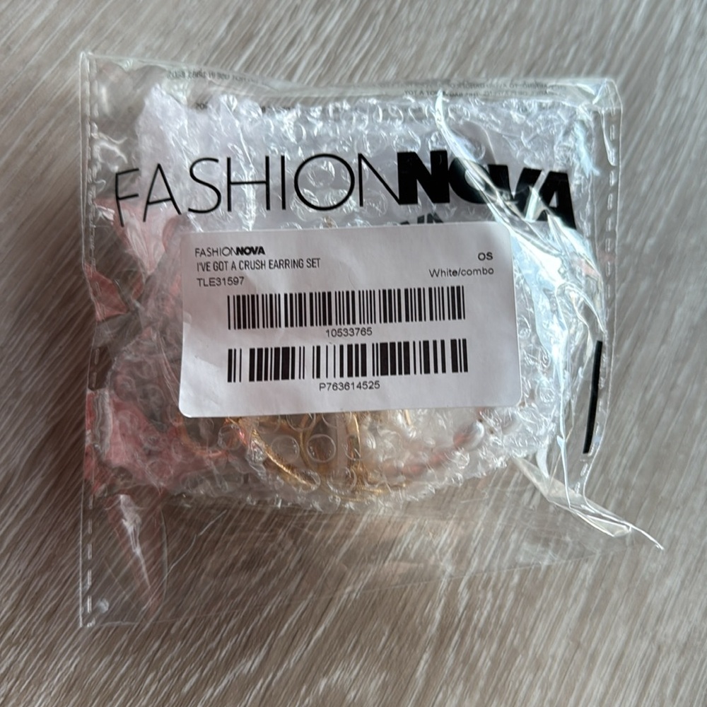 I’ve Got A Crush 3 pair Earring Set NEW 🏷️ - Picture 5 of 5
